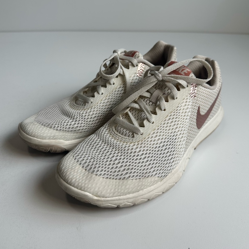 NIKE FLEX EXPERIENCE RN 6 ROSE GOLD CREAM RUNNING SHOES SIZE 8.5